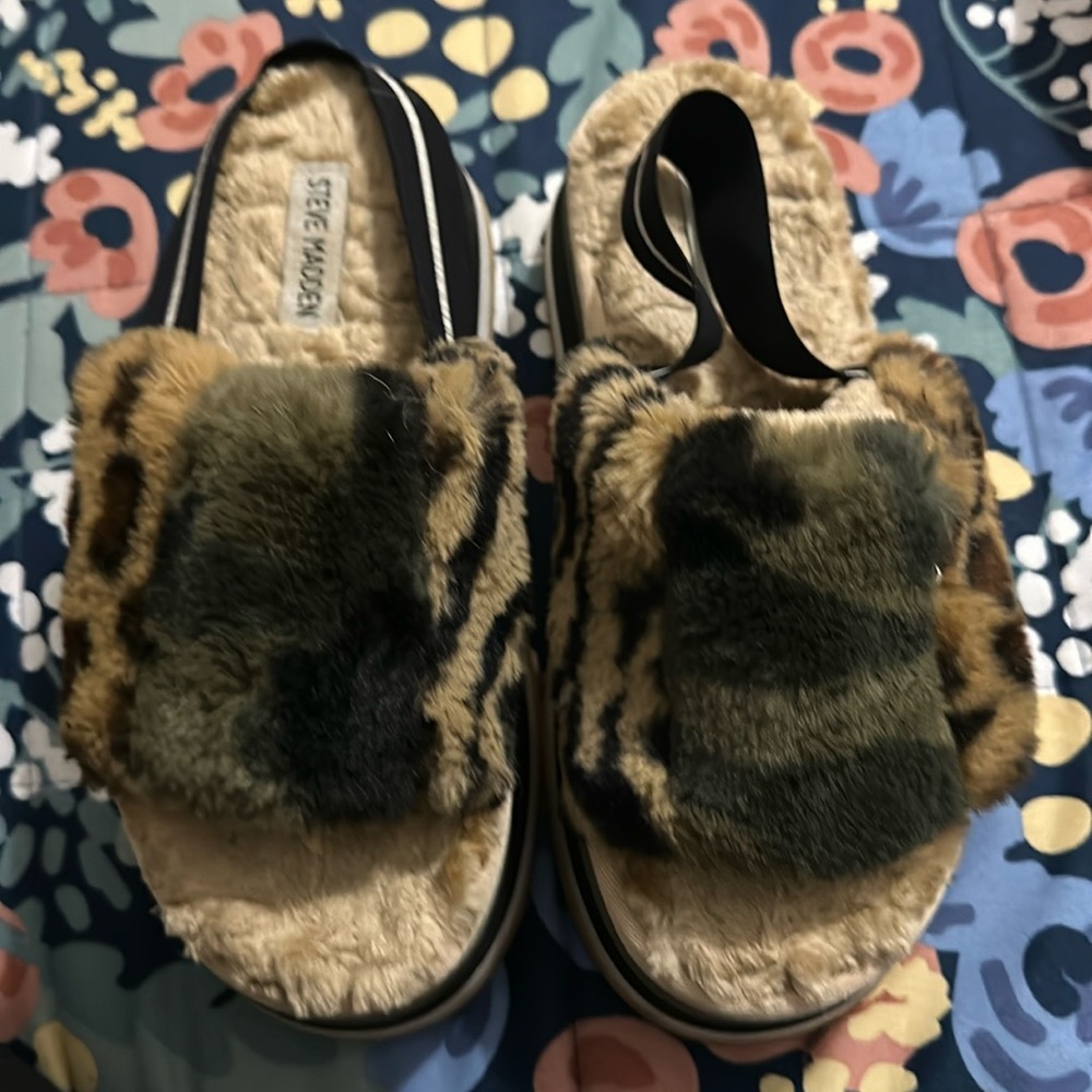 Steve Madden Alvaro Platform Leopard Faux Fur Sandals Slippers 8